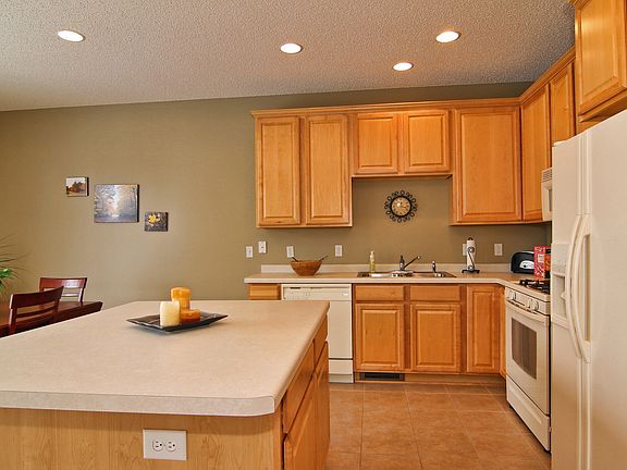 4th image of 11194 Kinsley St