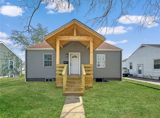 1817 11th St, Charleston, IL 61920