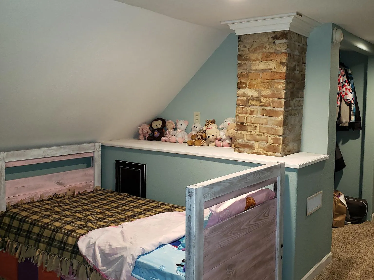311 W Stanage Ave — Photo 3
