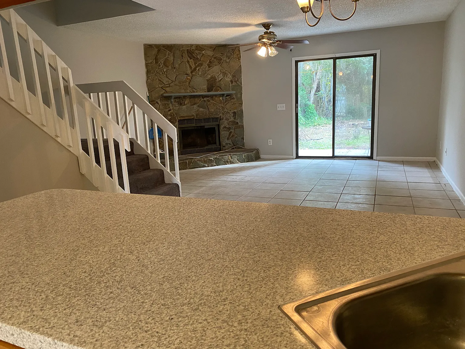 2 bed, 2.5 bath, 1312 sqft, $1,475 — Photo 4
