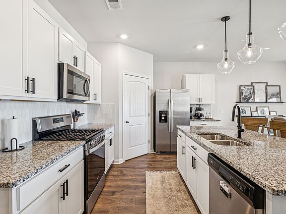4th image of 7083 Sunny Parks Dr