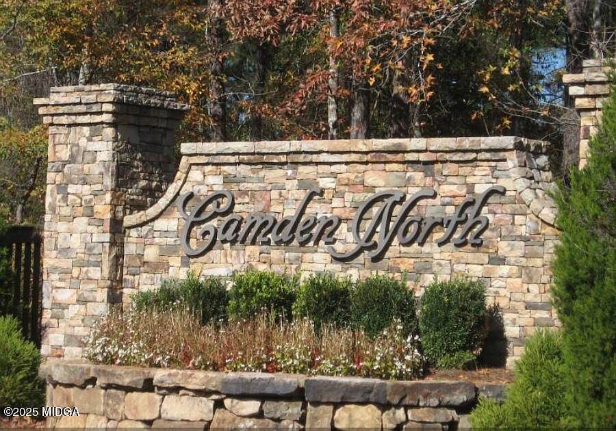 2nd image of 152 Camden Trce