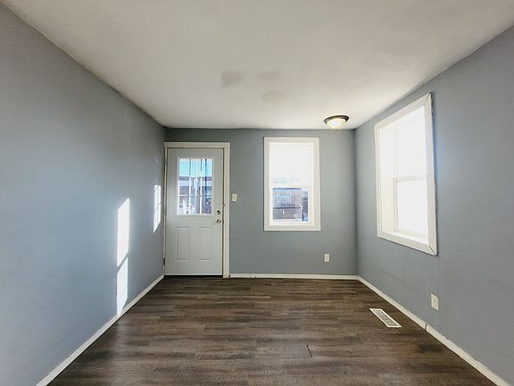 3rd image of 506 W 4th St