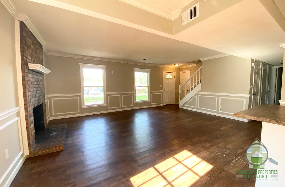 105 Osmond Drive - 1 — Photo 2