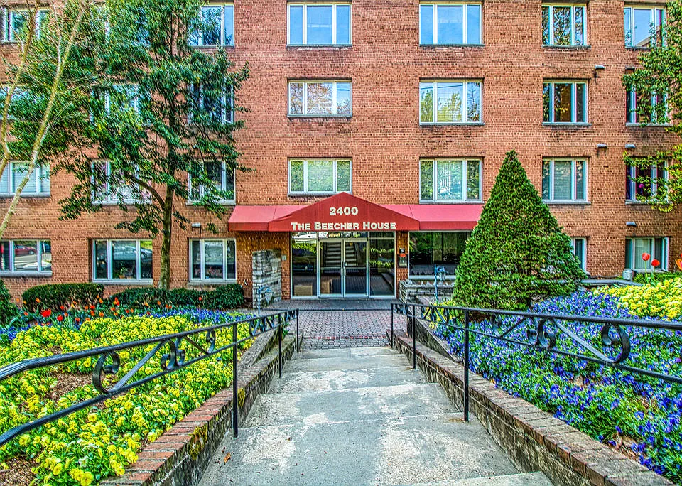 2400 41st St NW #504