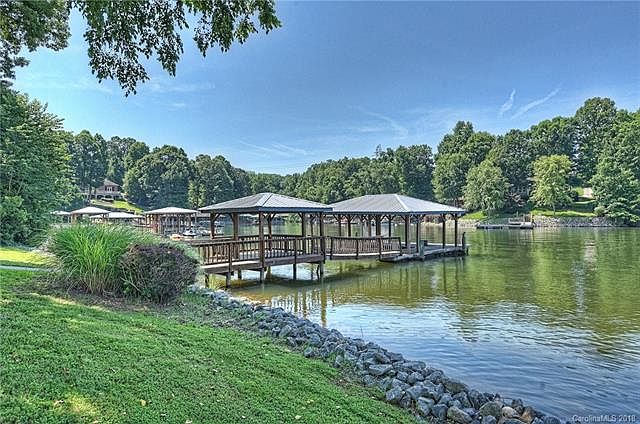 1st image of 161 Plantation Dr