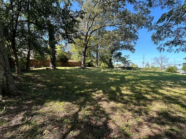 3279 Cahaba Heights Rd, Birmingham, AL 35243