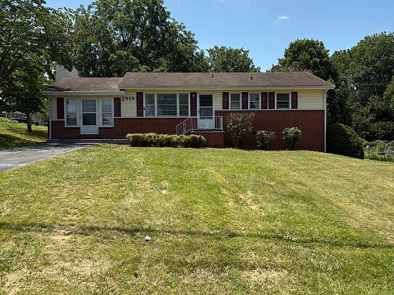 2909 Browns Mill Road Ext — Photo 1