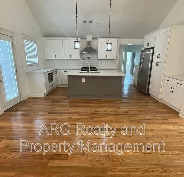 2215 Lang Dr SW — Photo 6