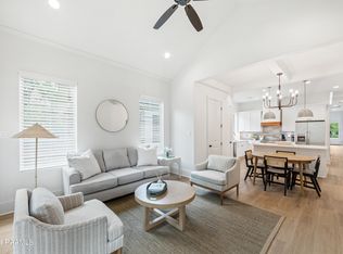 325 Bacque Crescent Dr, Lafayette, LA 70503