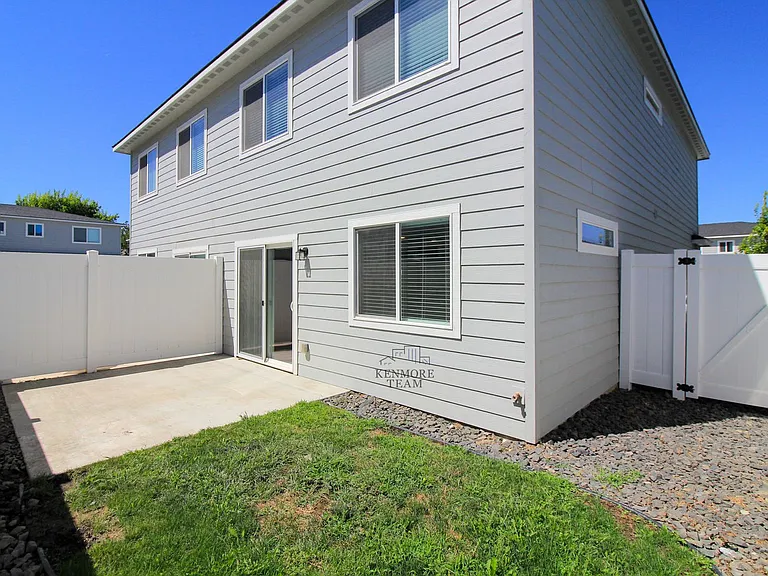 5747 W Albany Pl #110 — Photo 10