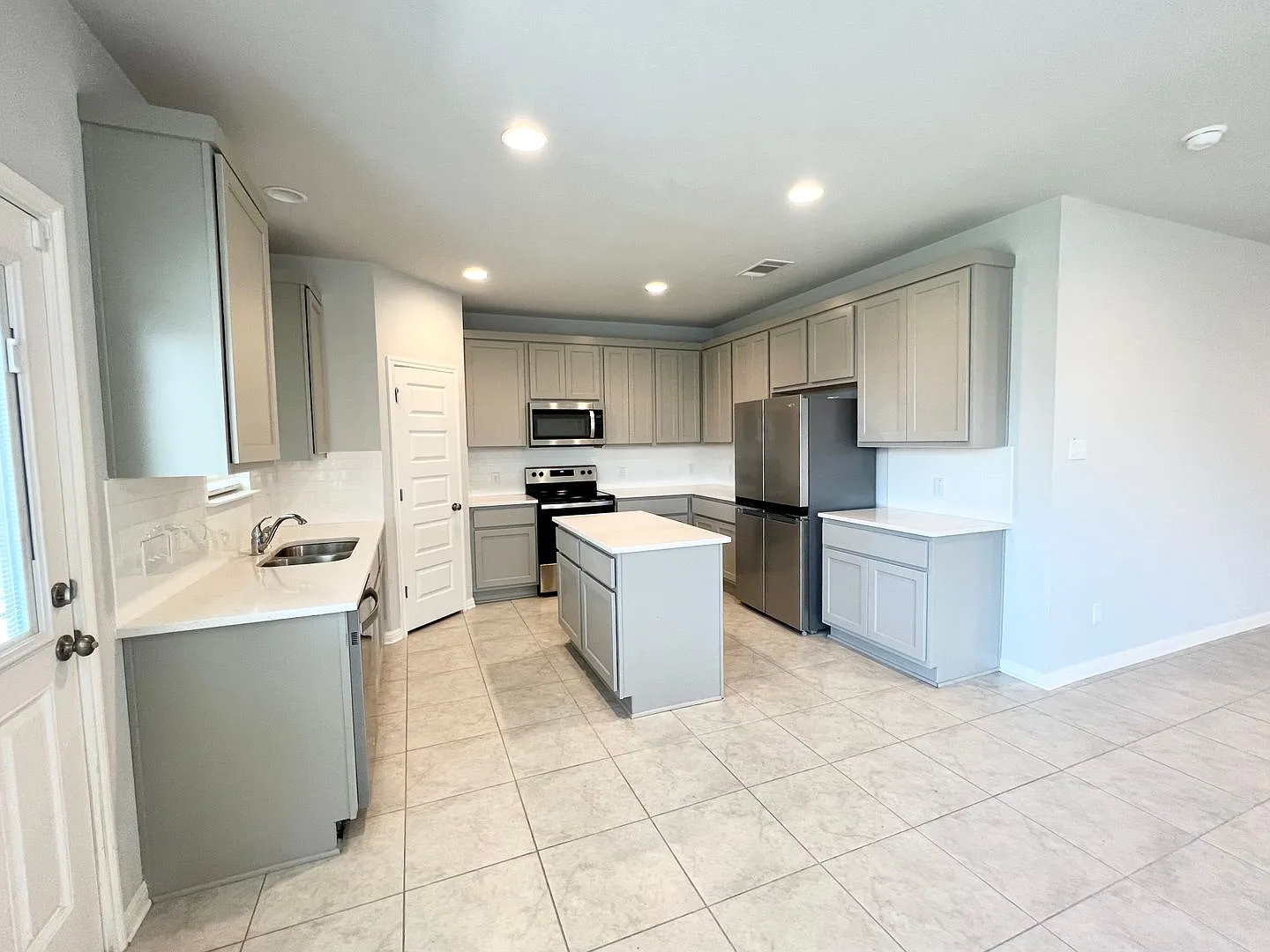 4 Bedroom home ready in August — Photo 4