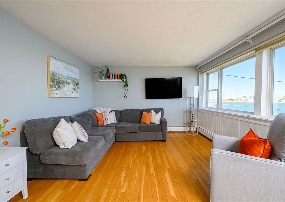1st image of 7 Dorchester St APT 3