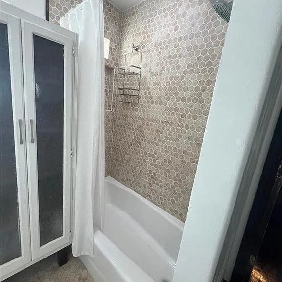 1808 N Broadway St — Photo 24