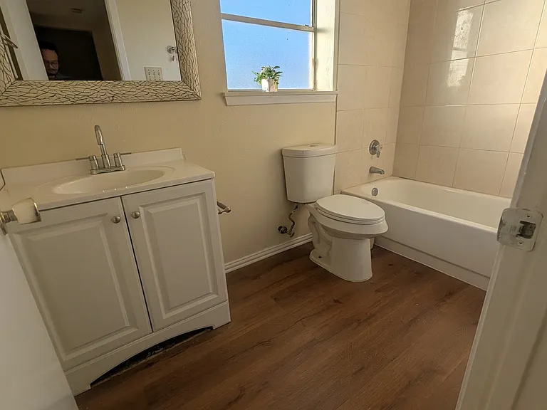 2902 Meadow Park Dr — Photo 10