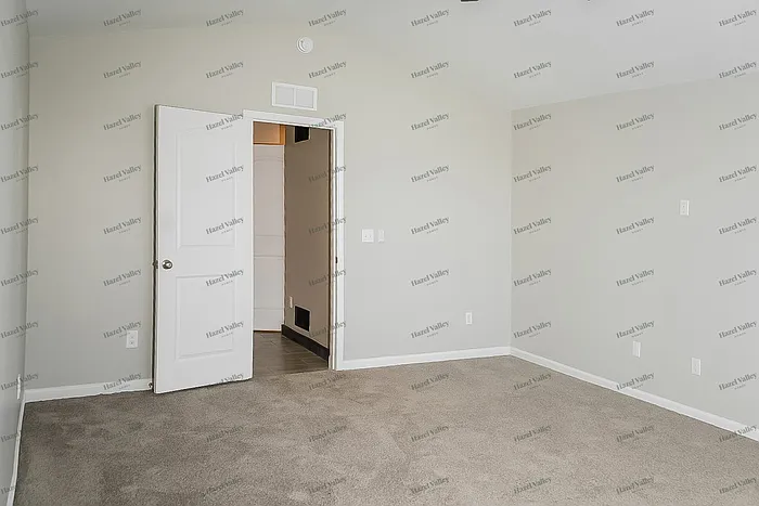 2540 Mable Ln — Photo 7