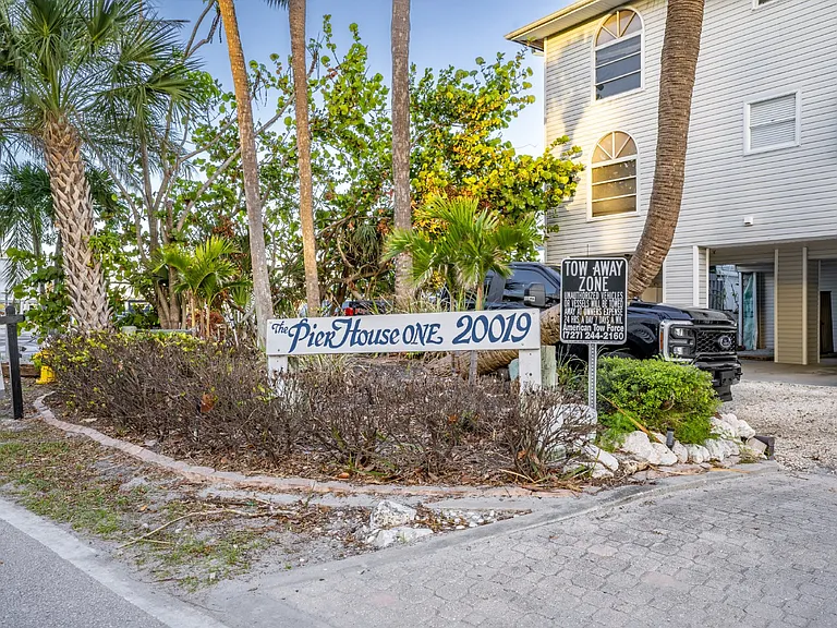 20019 Gulf Blvd #6 — Photo 2