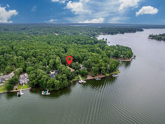 5th image of 1490 Dogwood Dr