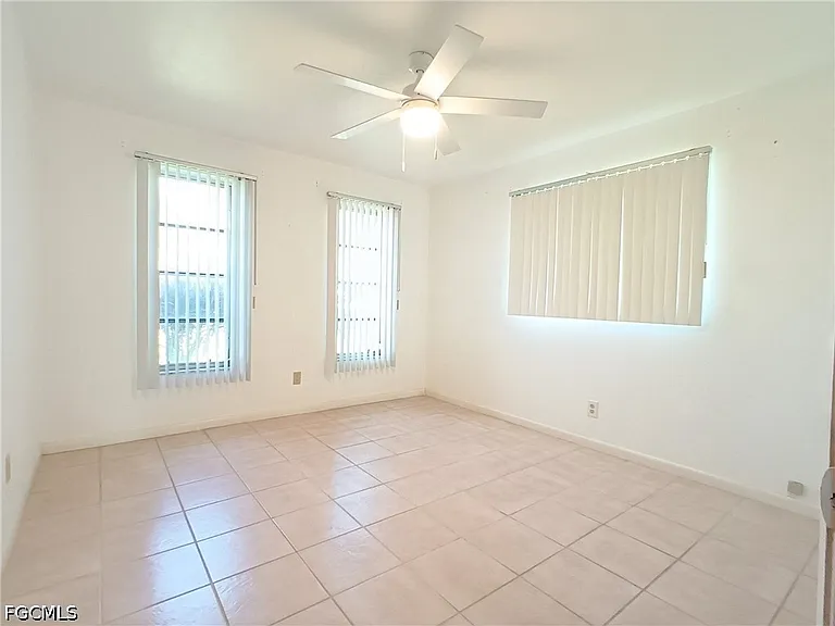 1326 SE 23rd Ter — Photo 12