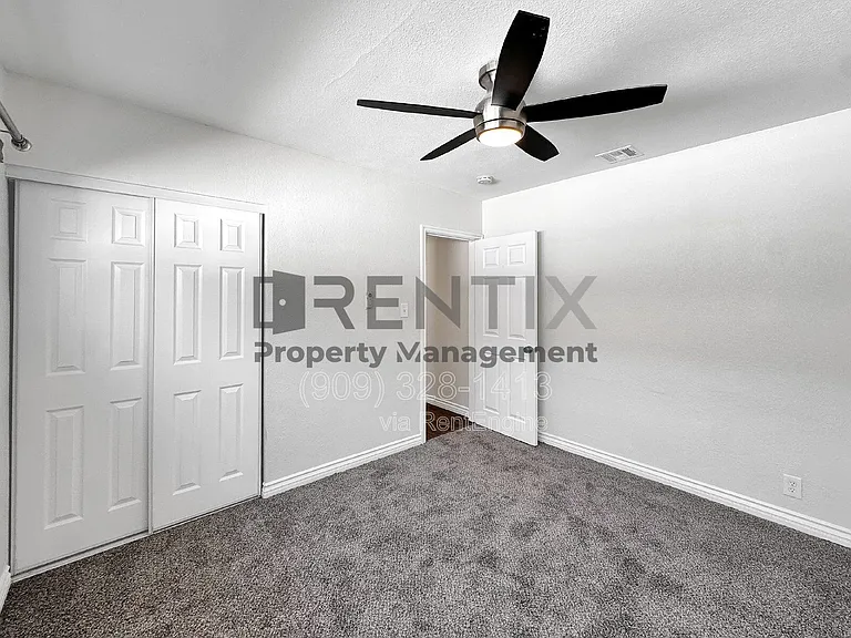 938 W Berkeley Ct — Photo 17
