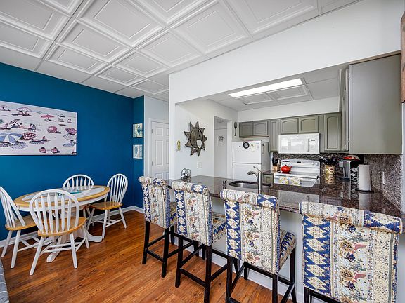 4th image of 500 Kennedy Dr #708