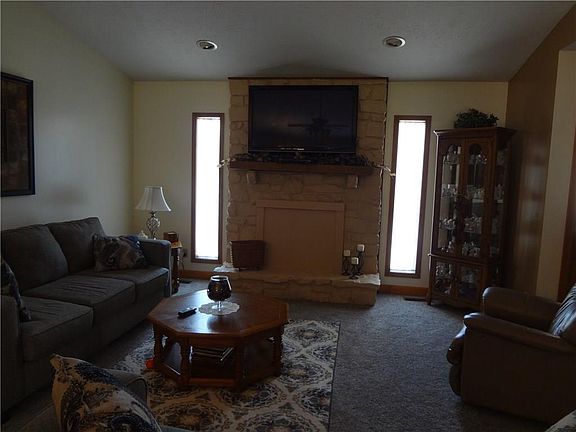 2nd image of 917 Oak Park Dr