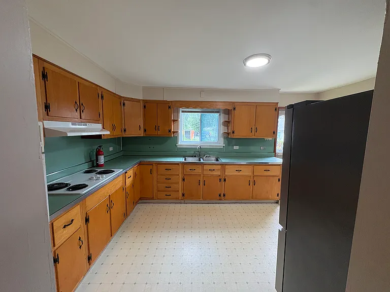 343 Charles St — Photo 6