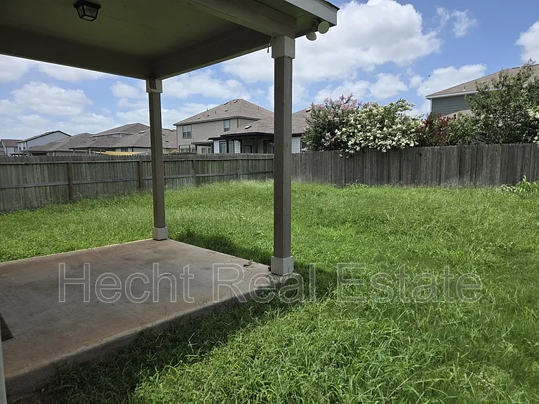 2440 Ayers Dr — Photo 35