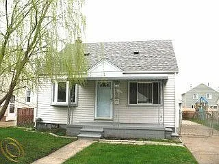 1761 E Goulson Ave photo 1