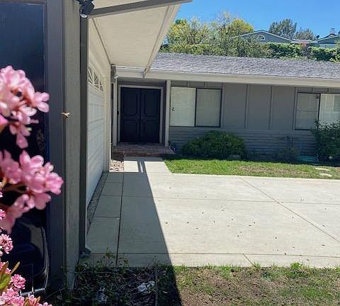 5th image of 24356 Crestlawn St