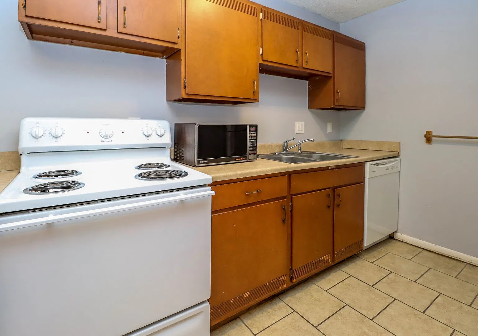 1011 Southpark Dr — Photo 4