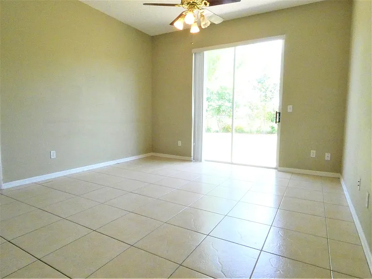 4116 Pacifica Dr — Photo 6