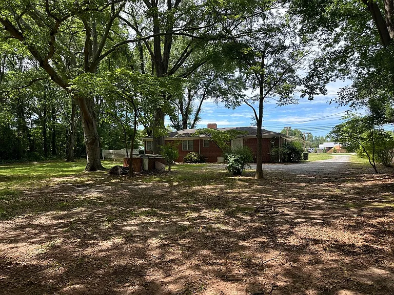 1901 S New Hope Rd — Photo 16