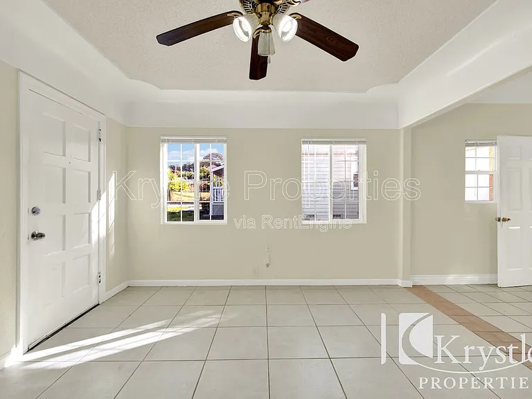 412 Home Acres Ave — Photo 6