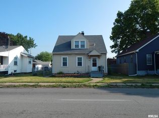 2348 W Locust St, Davenport, IA 52804