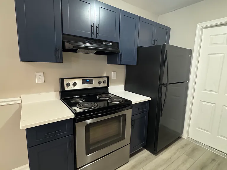122 Wexford Dr E — Photo 8