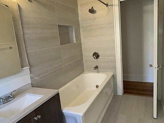 5th image of 1454 W Fargo Ave APT 1B