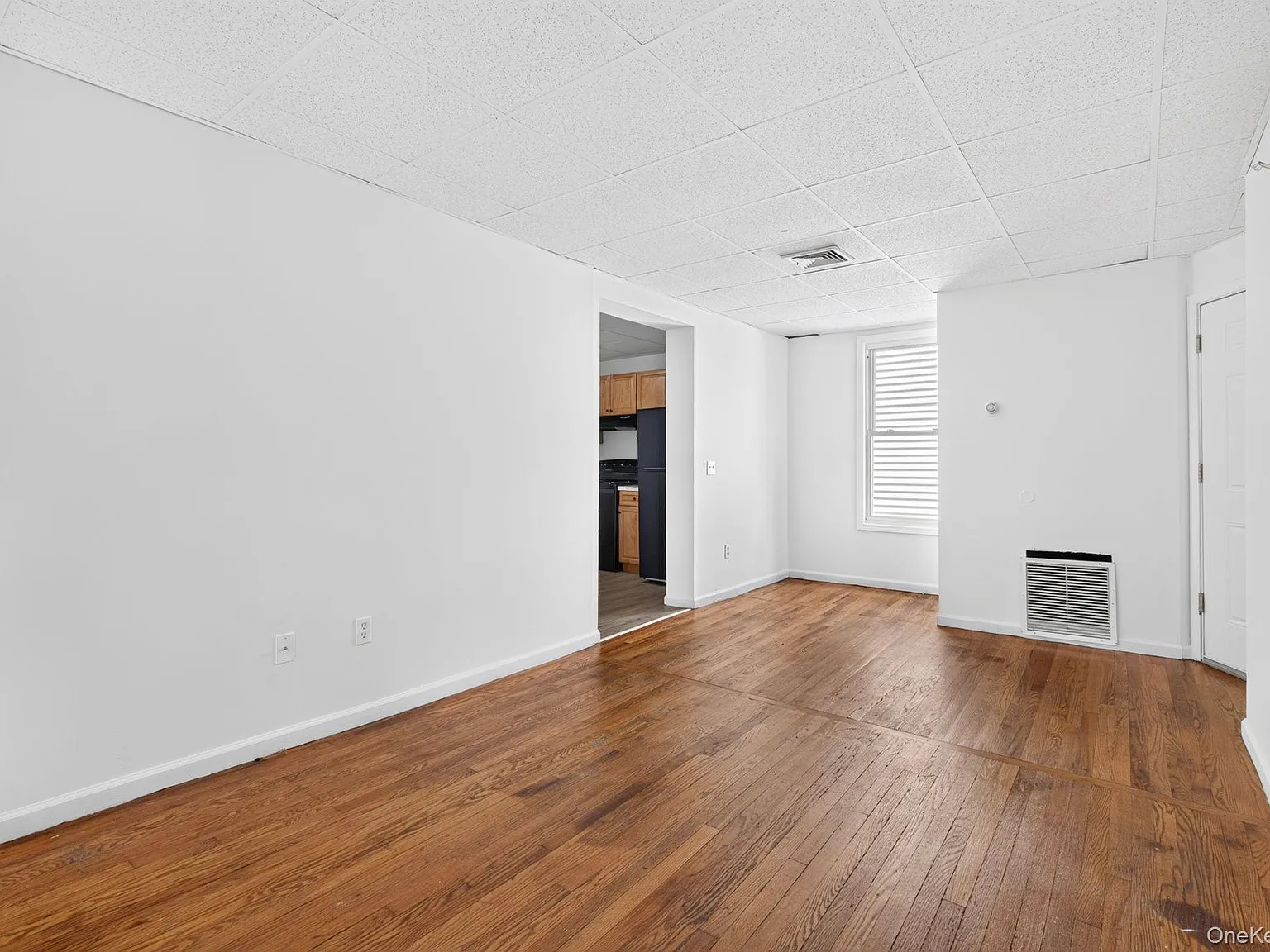 2 bed, 1.0 bath, 1100 sqft, $1,850 — Photo 2