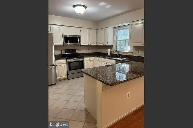 8573 Raglan Rd — Photo 29