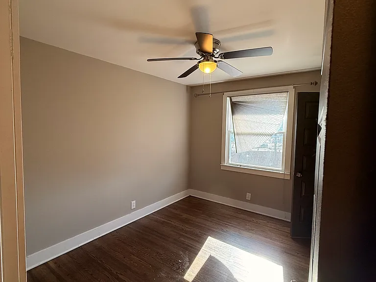 237 Eisenhower Dr — Photo 14