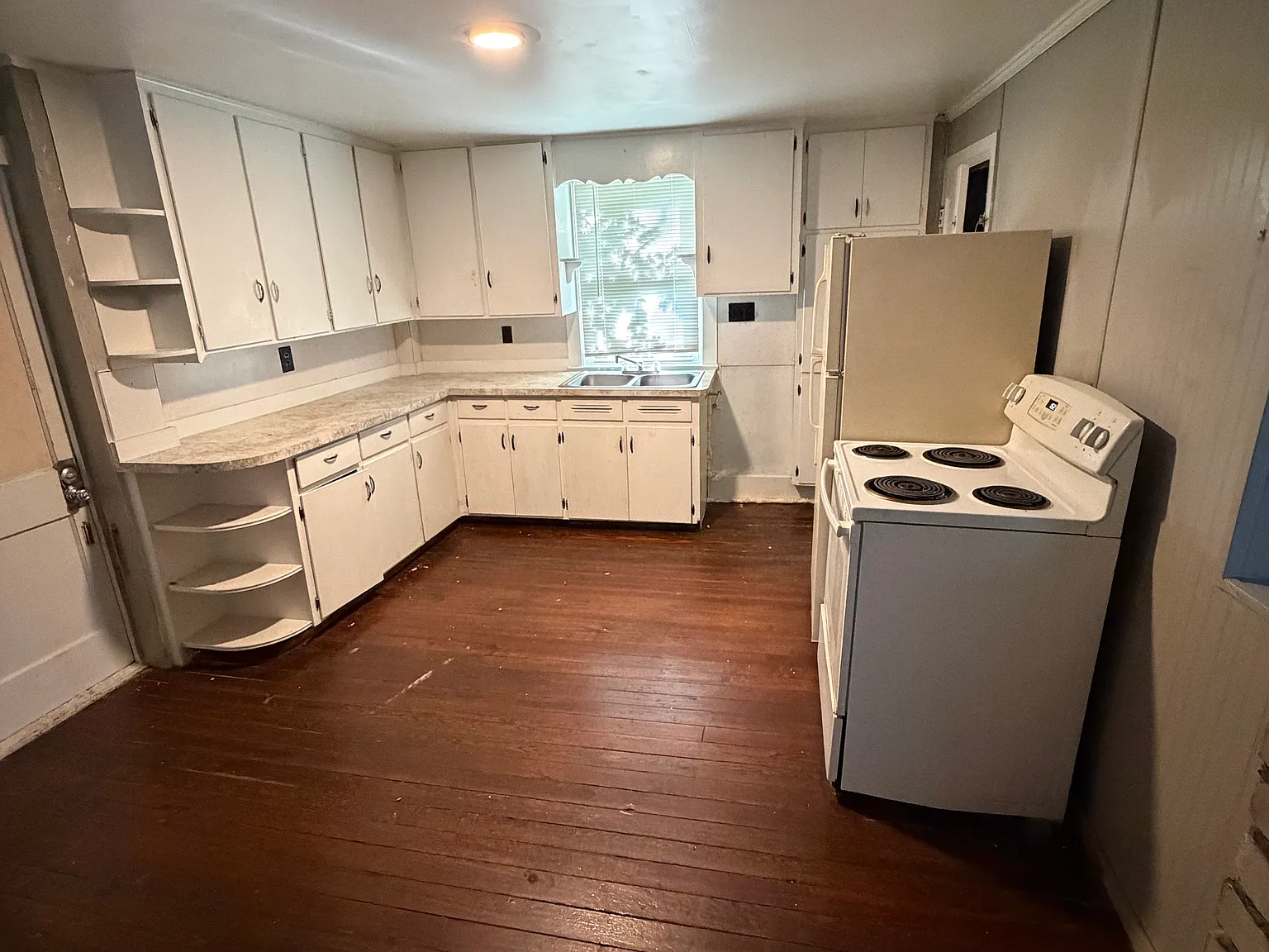 2 bed, 1092 sqft, $1,300 — Photo 2
