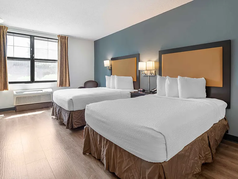 Studio Suite - 2 Full Beds