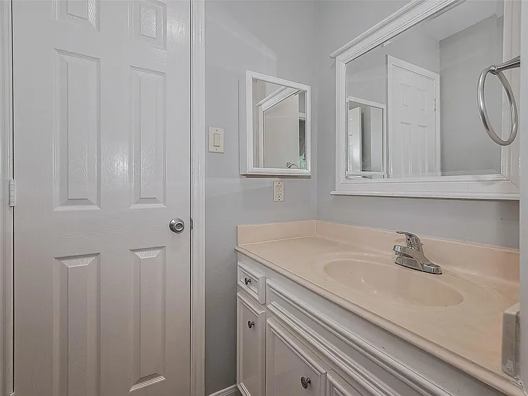 9631 Highland Pointe Dr — Photo 28