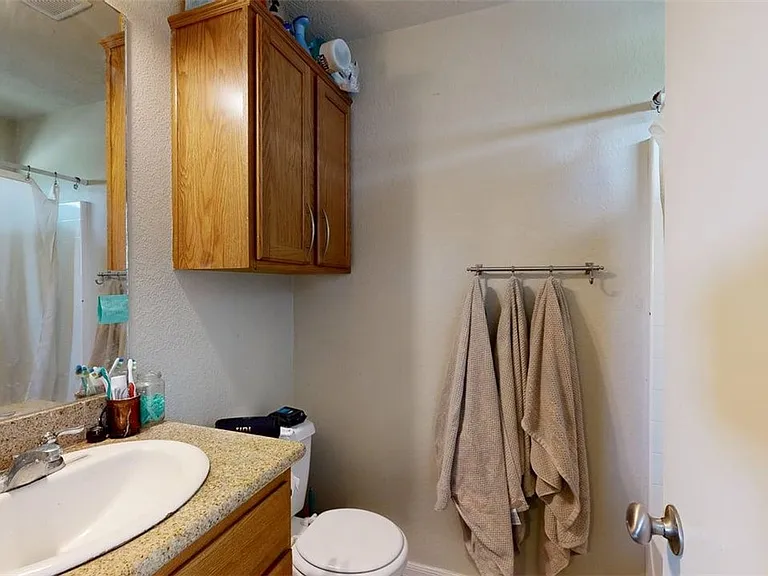 2933 McLaren Dr — Photo 25