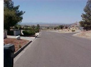 16391 Viho Rd, Apple Valley, CA 92307