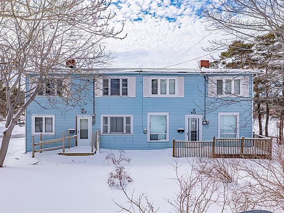 3rd image of 815 Topsail Road