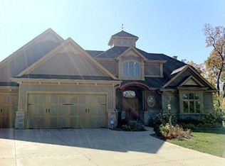 34737 Elm St, Oconomowoc, WI 53066