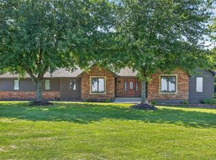 17618 Emerald View Dr, Raymore, MO 64083