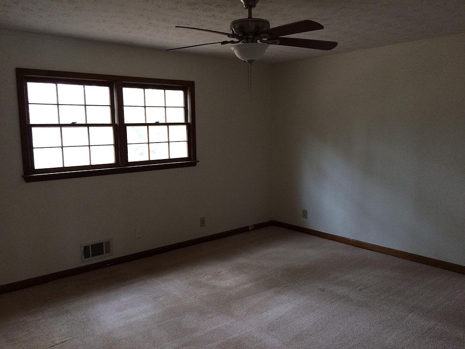 2nd image of 417 Windsor Farms Dr