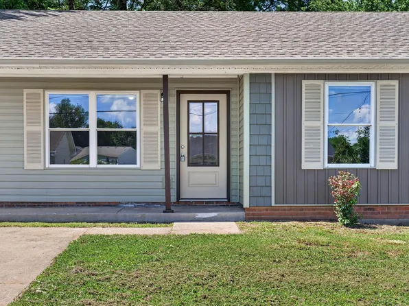 1647 Hannibal Dr, Oak Grove, KY 42262